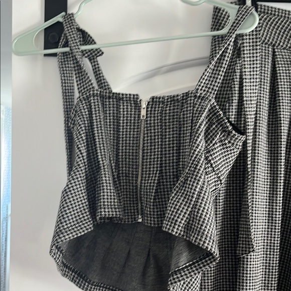 Gray Off-Shoulder Maxi Dress - Picture 5 of 6